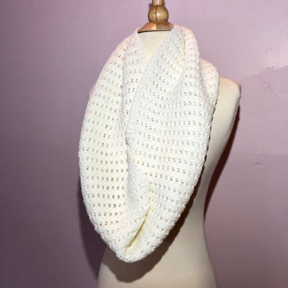 Ivory Infinity Scarf - Picture 3 of 5